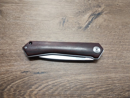 Nóż składany kieszonkowy ze stali nierdzewnej z rękojeścią z drewna sandałowego