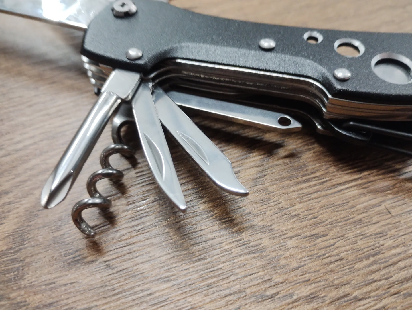 Wielofunkcyjny scyzoryk turystyczny multitool EDC 11w1 stal nierdzewna czarny