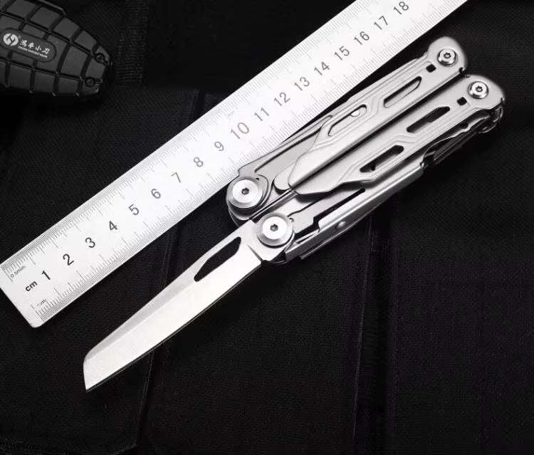 Wielofunkcyjny Multitool Survivalowy z 16 Narzędziami – Stal Nierdzewna