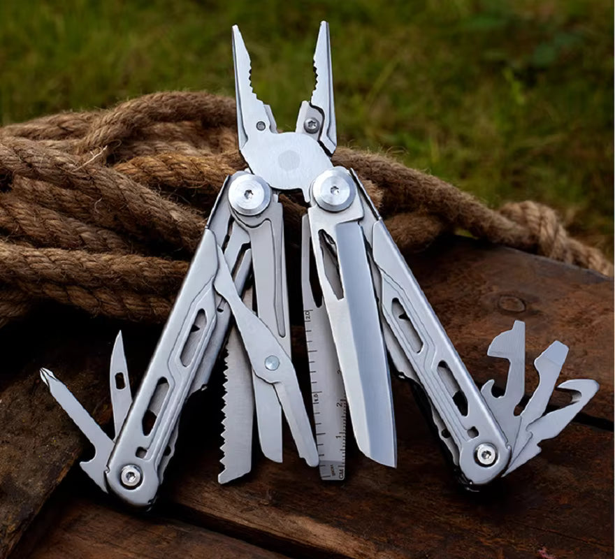 Wielofunkcyjny Multitool Survivalowy z 16 Narzędziami – Stal Nierdzewna